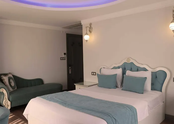 Hotel Cunda Rota 3*